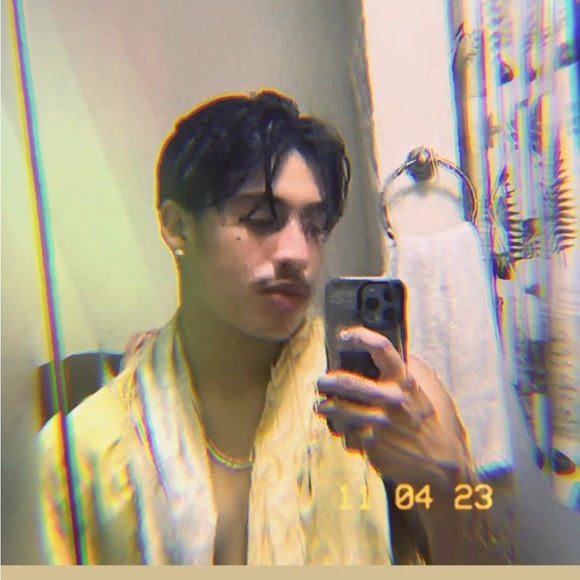 Meet your Posher, Travis - Picture 1 of 1